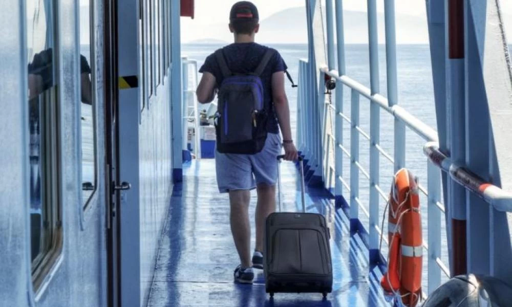 Ανοίγει ο τουρισμός επισήμως αύριο - Πως θα ταξιδεύουμε